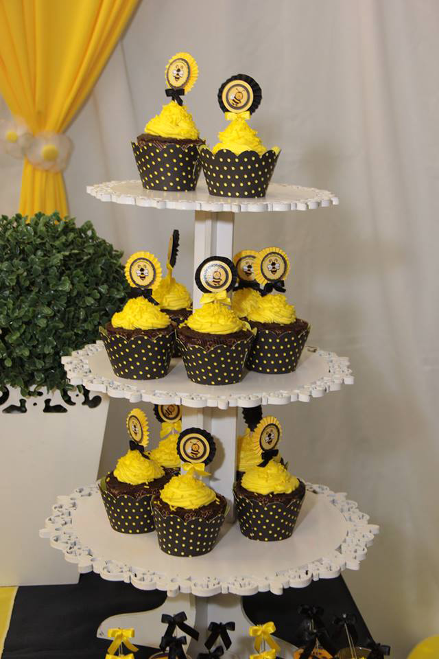 cupkcakes de abelhinha Os cupckaes mais lindos que eu já vi! :)
