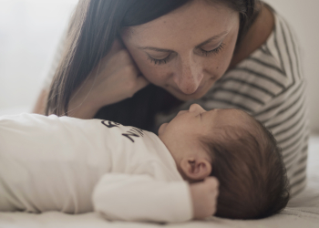 Cuidados com a pele pós-parto - Blog Mamãe & Cia