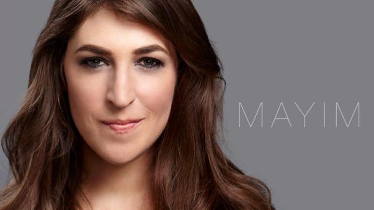 mayim-bialik- a atriz e autora de Girling UP