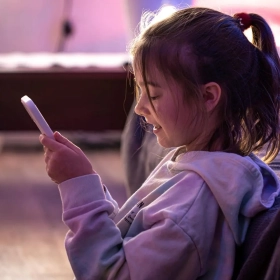 vicio em telas na infância-- blogmamaeecia - nomofobia