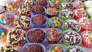 doces-caseiros-para-festa-dicho-de-pe